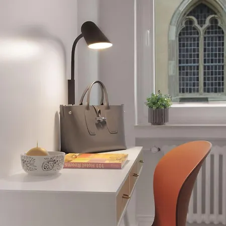 Beethoven Dreesen - Furnished By Boconcept Bona