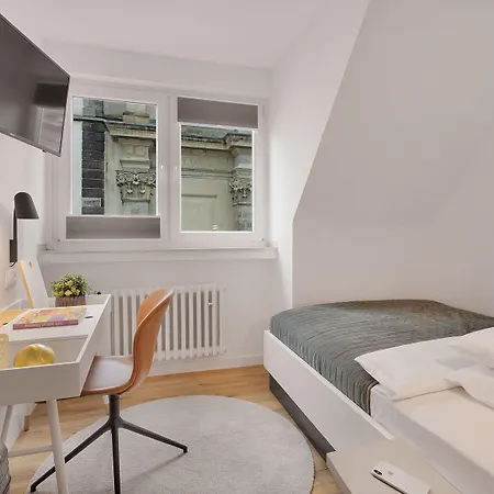 Beethoven Dreesen - Furnished By Boconcept Bona