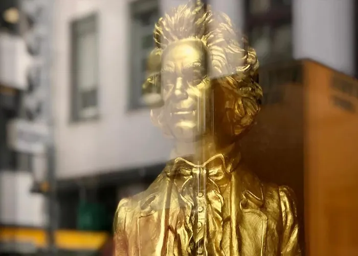 Beethoven Dreesen - Furnished By Boconcept Bonn